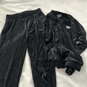 Girls Nike black velvet set